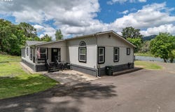 2665 WHISTLERS PARK RD, Roseburg, OR 97470
