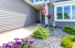 833 Goldenview Ct, Oconomowoc, WI 53066
