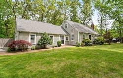 689 Middle Road, East Greenwich, RI 02818