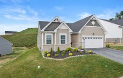 141 Deana Dr, Robinson Twp, PA 15136