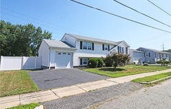 62 Valleybrook Drive, East Providence, RI 02914