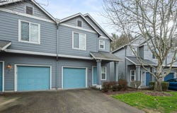810 E 9TH St, Newberg, OR 97132
