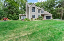 12 Bog Meadow Run, Saratoga Springs, NY 12866