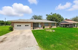 204 N Preston Street, Whitney, TX 76692