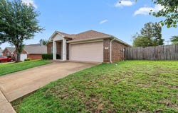 260 Crestview Drive, Jacksonville, TX 75766