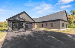 40 Smiling Acres Drive, Freeport, ME 04032