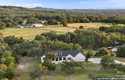 198 Sabinas Creek Ranch Rd, Boerne, TX 78006