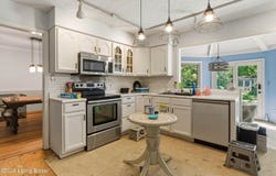 13003 Larkspur Ln, Prospect, KY 40059