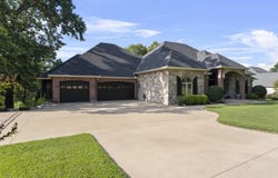 3402 Callie Drive, Grove, OK 74344