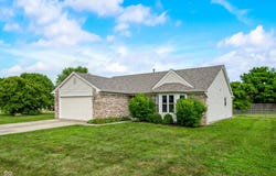 49 Grassy Drive, Whiteland, IN 46184