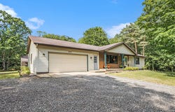 2427 140th Avenue, Dorr, MI 49323