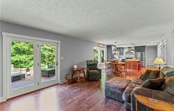 221 Urquhart Road, North Bethlehem, PA 15360