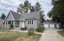3925 Miramar Avenue NE, Grand Rapids, MI 49525