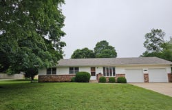 1313 S Madison Avenue, Aurora, MO 65605