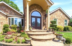 9 Robert Circle, Syosset, NY 11791