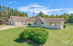 16861 17th Road, Garden, MI 49835