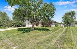 604 S Redbud Avenue, Strafford, MO 65757