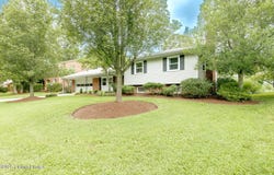 10305 Foxboro Dr, Louisville, KY 40223