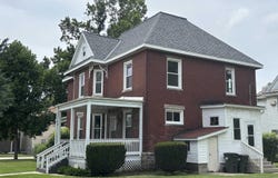 802 W 4TH Street, Sterling, IL 61081