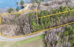 1374 W Holmes Rd, Memphis, TN 38109