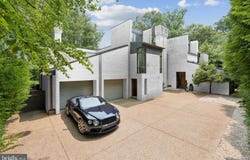 400 CHAIN BRIDGE, MCLEAN, VA 22101