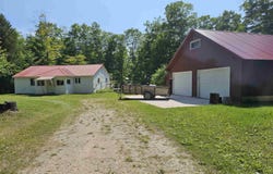 17669 17th, Garden, MI 49835