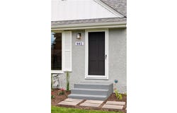 941 Lovell Avenue W, Roseville, MN 55113