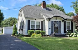 244 W CHESTNUT Street, Canton, IL 61520