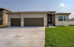 21127 Jessie Avenue, Elkhorn, NE 68022