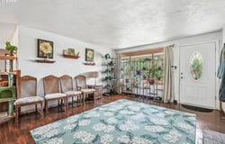 892 D St, Independence, OR 97351