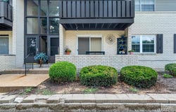102 #a Shadalane Walk, Ballwin, MO 63011