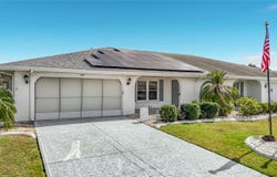905 BLUEWATER Drive, SUN CITY CENTER, FL 33573