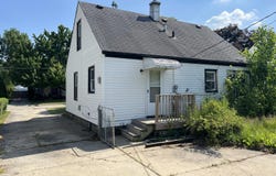 14049 Leonard Avenue, Warren, MI 48089