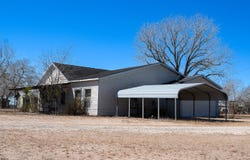 1580 Middle Rd, George West, TX 78022