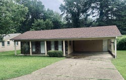 9425 Labette Dr, Little Rock, AR 72205
