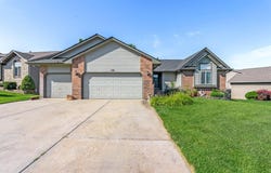 1101 E Rushwood Dr, Derby, KS 67037