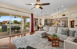 1902 E WILLOW TREE Court, Gilbert, AZ 85234