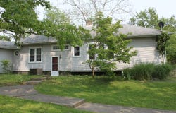 1140 E Main St., Carlinville, IL 62626