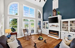 61 MEADOW GLEN DR, STAUNTON, VA 24401