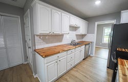1013 Hemlock St, Tuscumbia, AL 35674