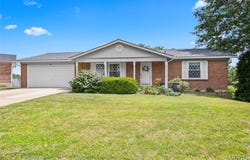 5846 Falcon View Lane, Oakville, MO 63129