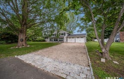 26 Indian Drive, Clinton, CT 06413