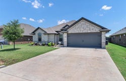 540 Clearwater Place, Granbury, TX 76049