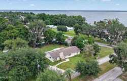 202 LAKEVIEW Avenue, Crescent City, FL 32112