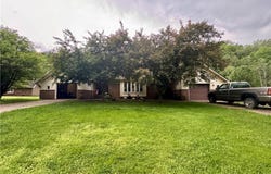 1006 Garretts Fork Road, Chapmanville, WV 25508