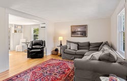 34 Bourne Rd, Plymouth, MA 02360