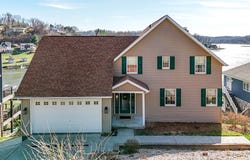 376 E Mohawk Drive, Malvern, OH 44644