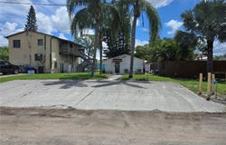 110 W SHELL POINT Road, RUSKIN, FL 33570