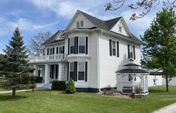 327 West Locust, Paris, MO 65275