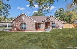 168 Pullman, La Vernia, TX 78121